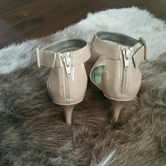 Nude high heels - Picture 3 of 4